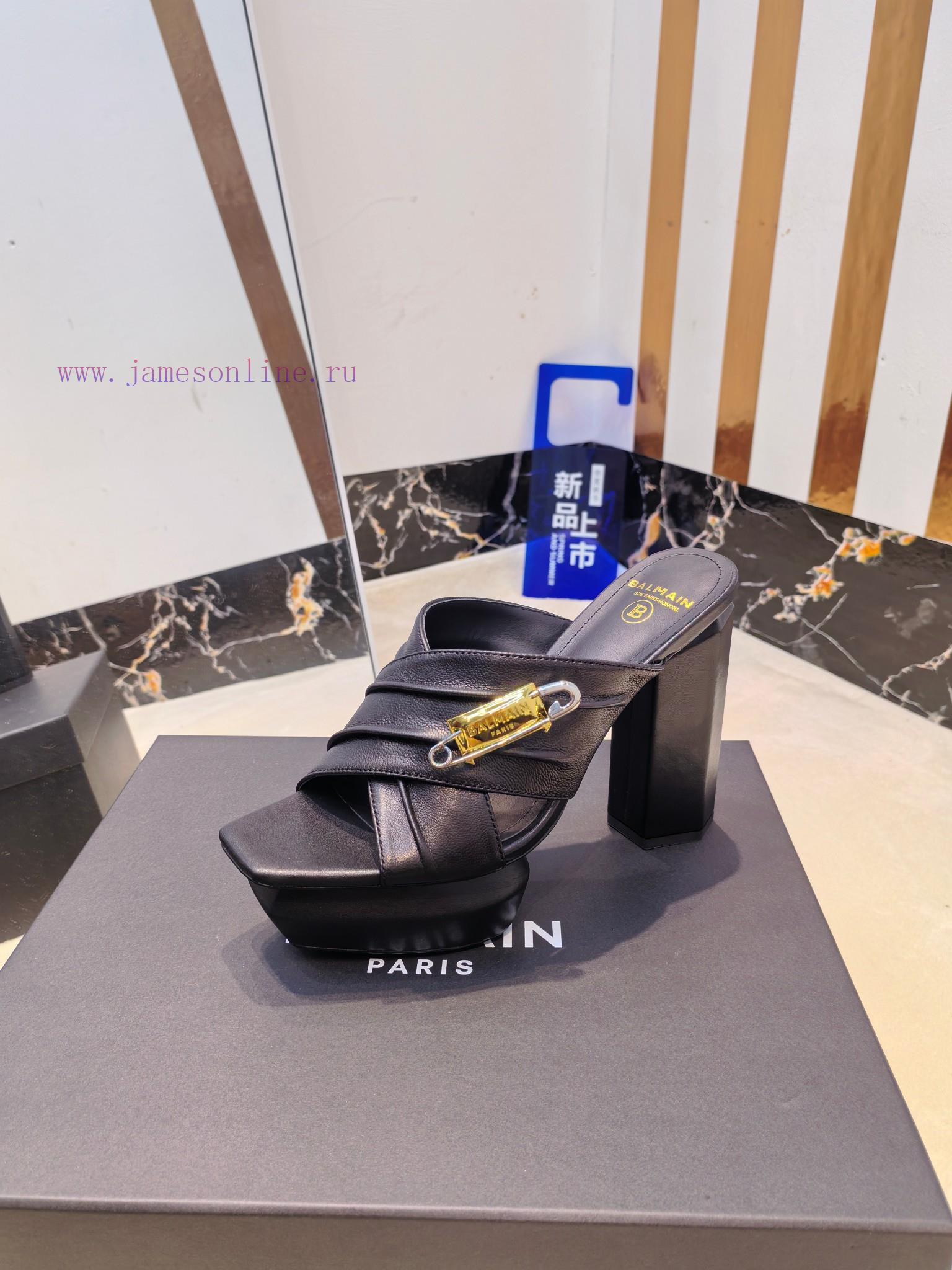 Out 𝘽𝙖𝙡* 𝙖𝙞𝙣 Balmain Autumn/Winter 2025 Fashion Show Waterproof Platform High Heels SlippersBra gmbthr4k - Image 10