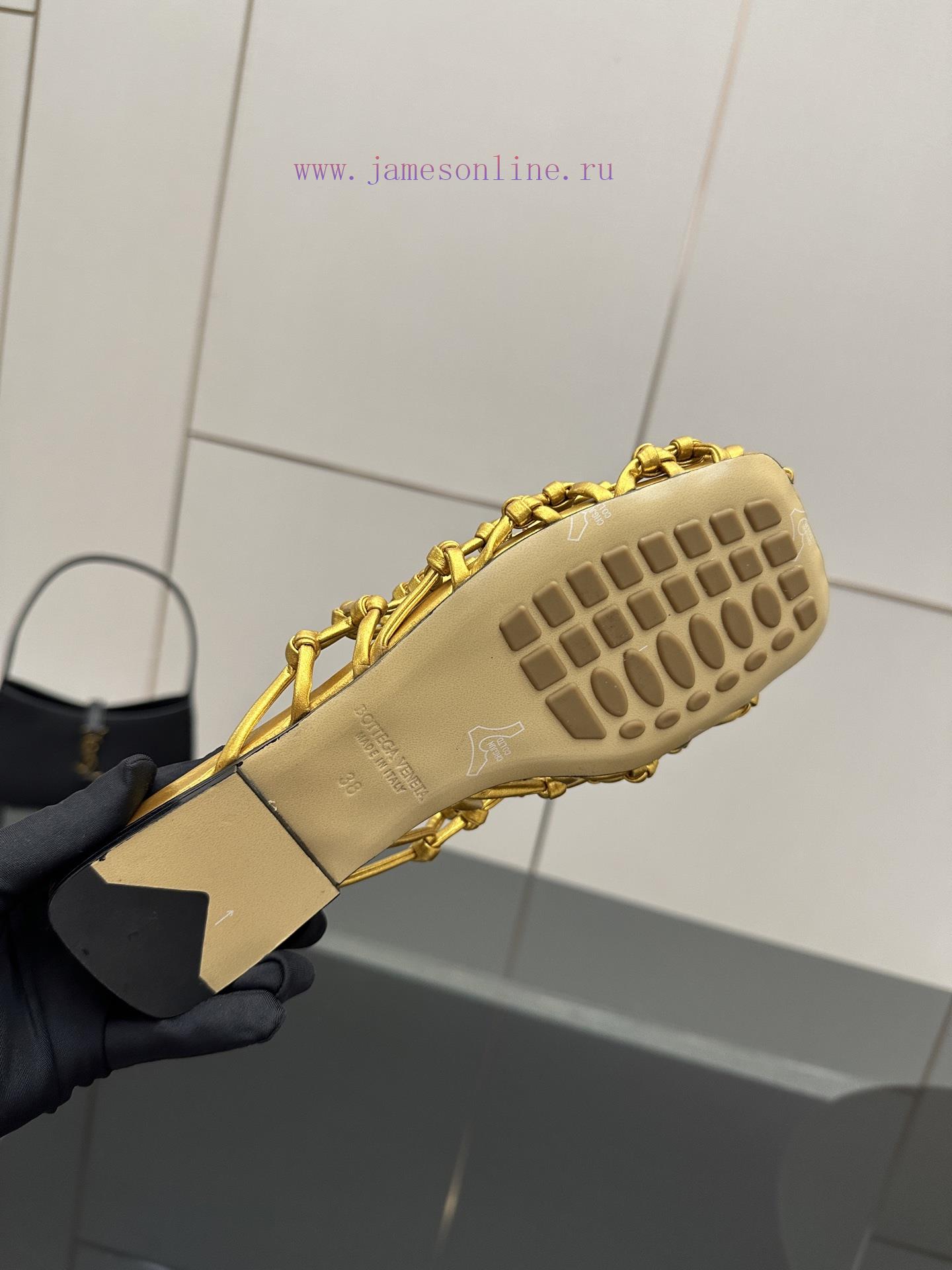 Bottega Veneta The Latest And Most Classic Woven Semi-trailer Featuring Numerous Internet Celeb riopocqi - Image 10
