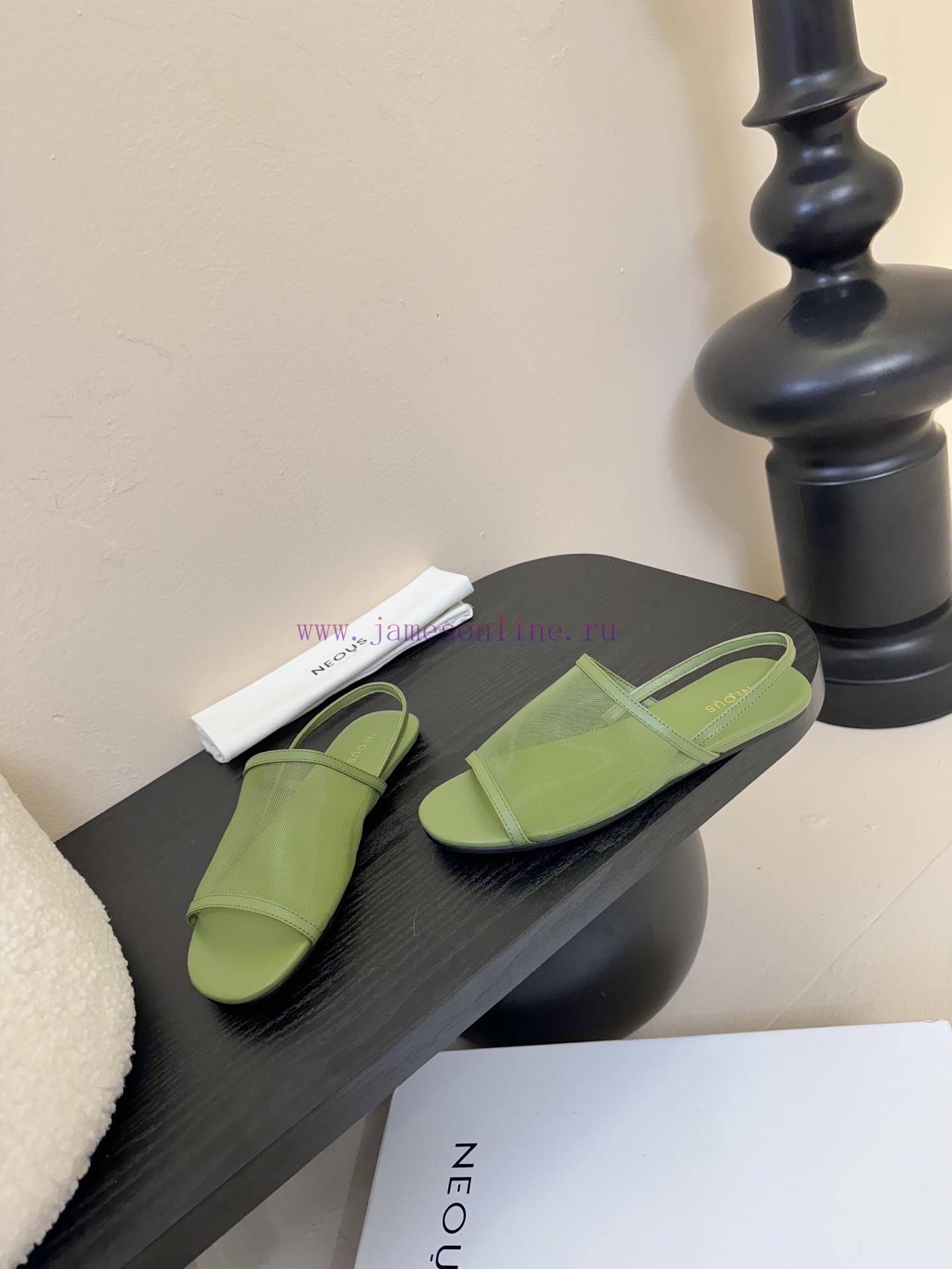 The Row 𝟐𝟓𝐀𝐖 New ProductsMinimalist Ceiling With A Clean And Relaxed Feel. Stepping On It It Co 5qd0vv38 - Image 4