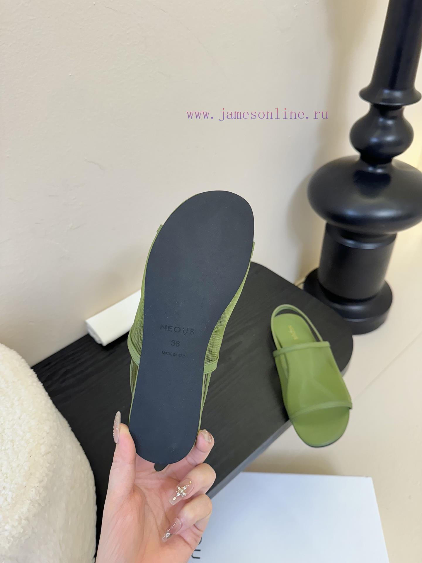 The Row 𝟐𝟓𝐀𝐖 New ProductsMinimalist Ceiling With A Clean And Relaxed Feel. Stepping On It It Co 5qd0vv38 - Image 7