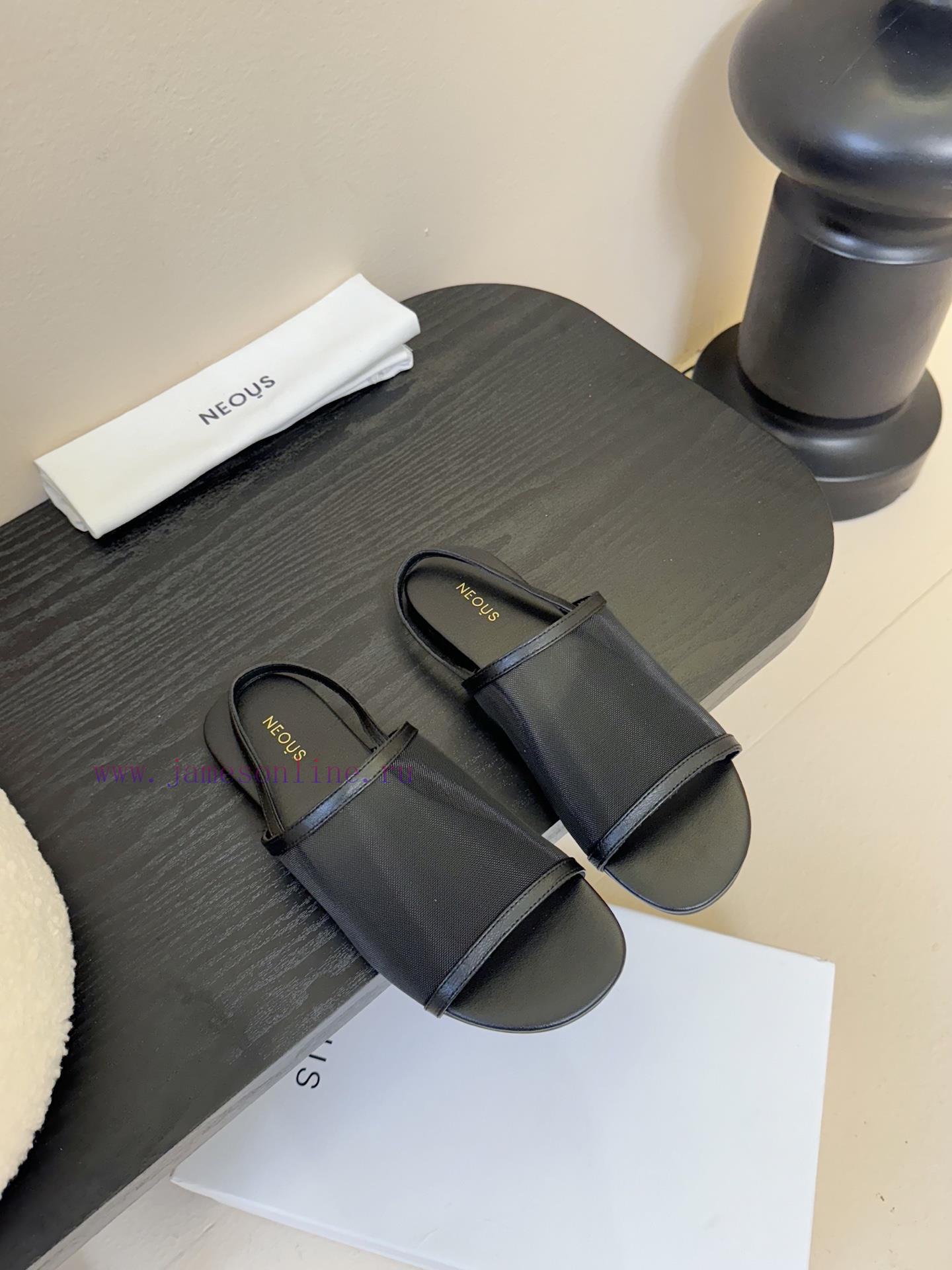 The Row 𝟐𝟓𝐀𝐖 New ProductsMinimalist Ceiling With A Clean And Relaxed Feel. Stepping On It It Co 9di1hf3a - Image 2