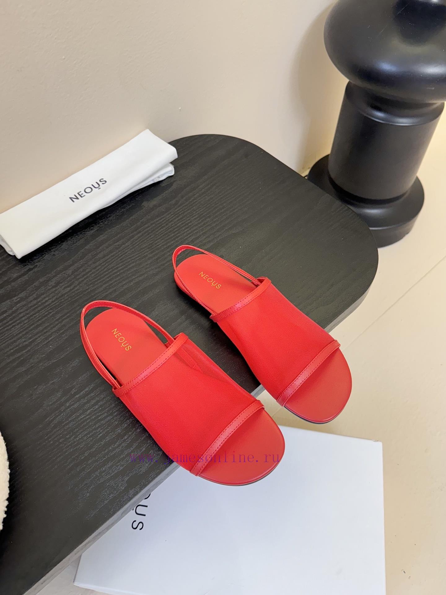 The Row 𝟐𝟓𝐀𝐖 New ProductsMinimalist Ceiling With A Clean And Relaxed Feel. Stepping On It It Co scpqap1s