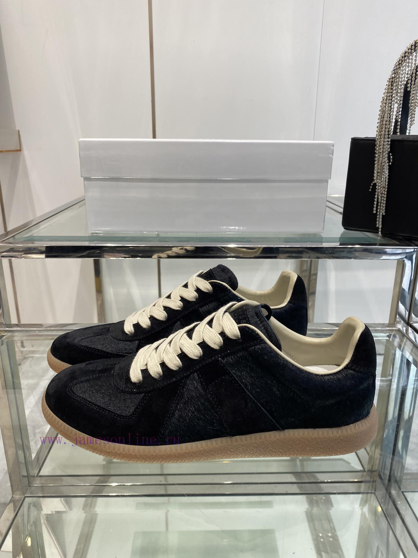Maison Margiela Mm6 25ss New Color Margiela Couple's Classic German Training ShoesMagira's Most lq627sga - Image 3