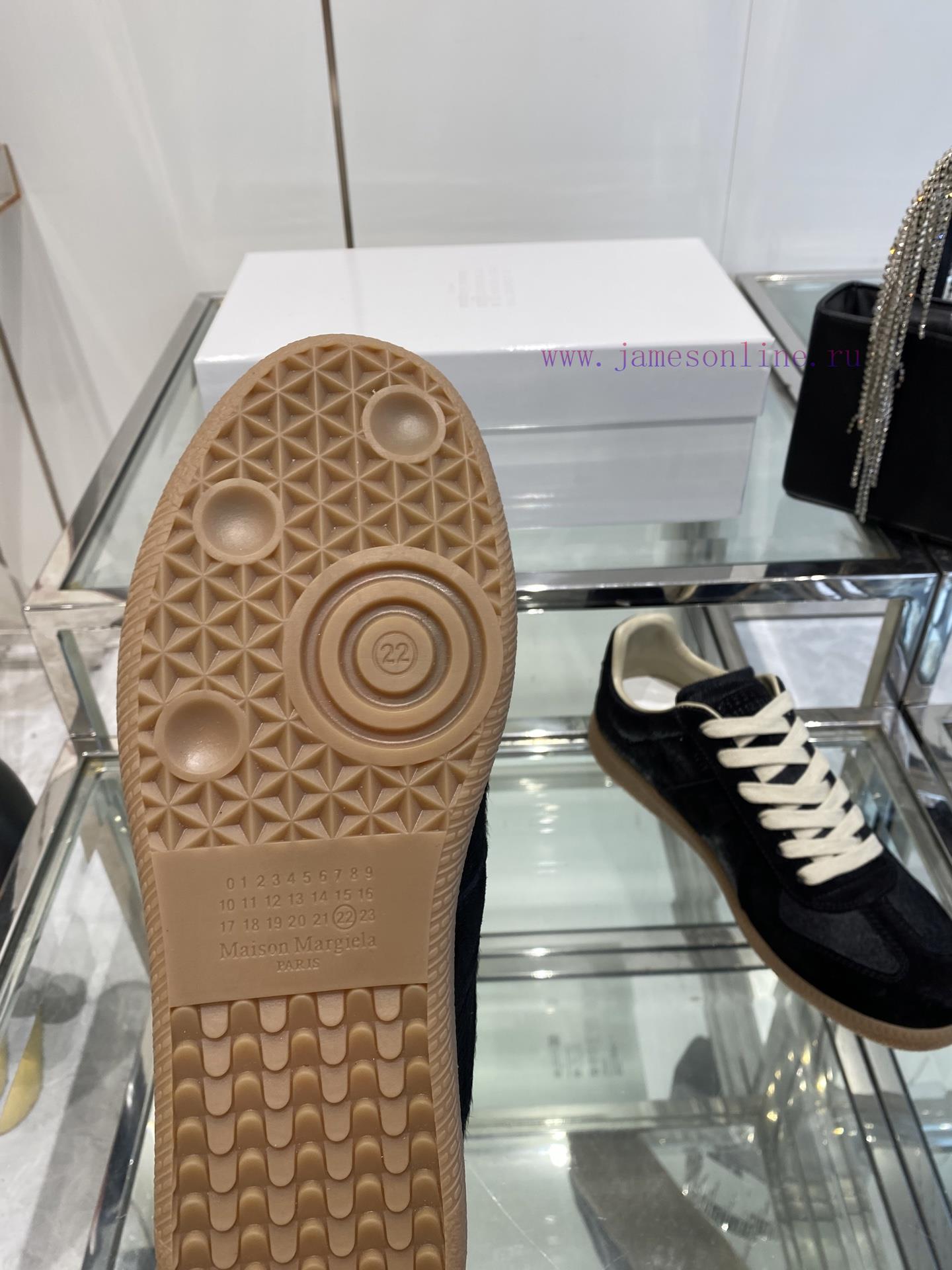 Maison Margiela Mm6 25ss New Color Margiela Couple's Classic German Training ShoesMagira's Most lq627sga - Image 6