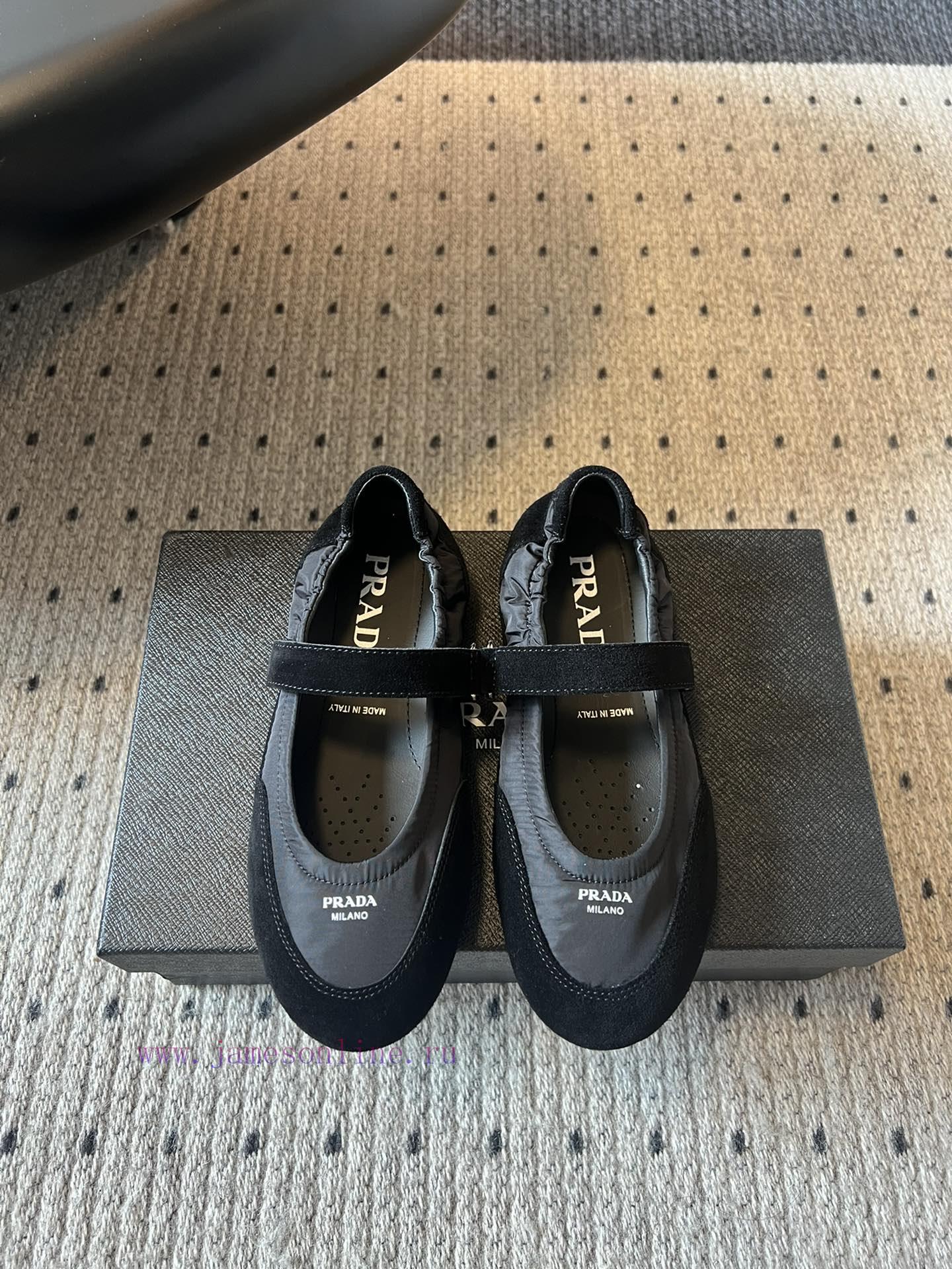 Top QualityPrada's New Women's Suede Patchwork Mary Jane ShoesPrada Adheres To The Design Philo i5msxvpp